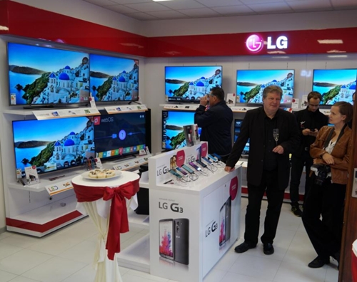 LG_showroom_cb